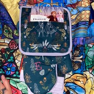 Frozen ll 3 piece kitchen set